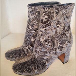 Marc Fisher LTD  velvet brocade booties sz 7